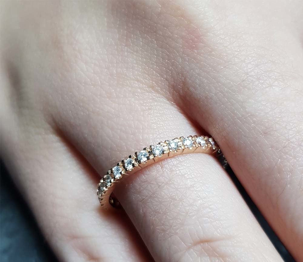 Халка розово злато 0.30 карата